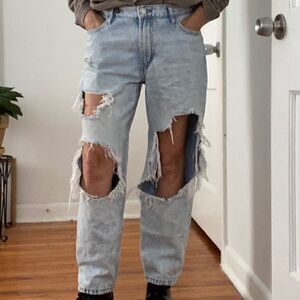 Aeropostale Women’s Blue Acid wash Distressed Ripped Shredded Mom Jean Size 12